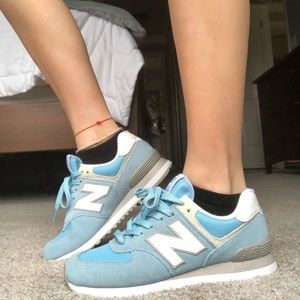 WOMENS NEW BALANCE SHOES